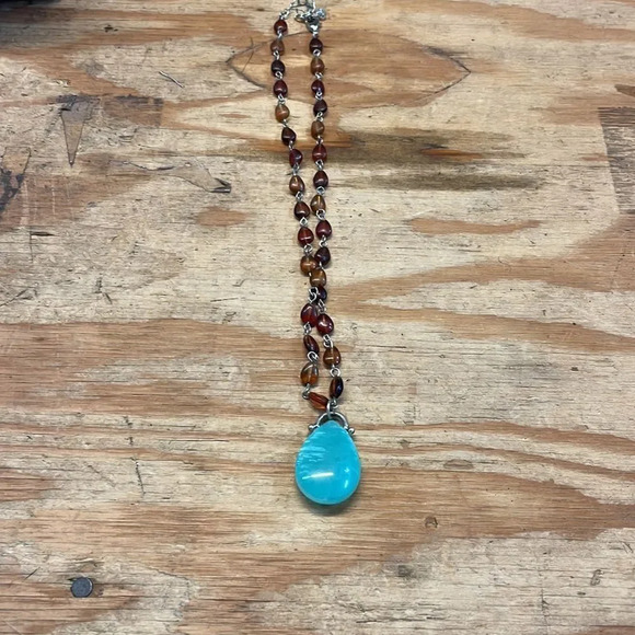 Turquoise and brown beaded woman’s necklace - Picture 6 of 10